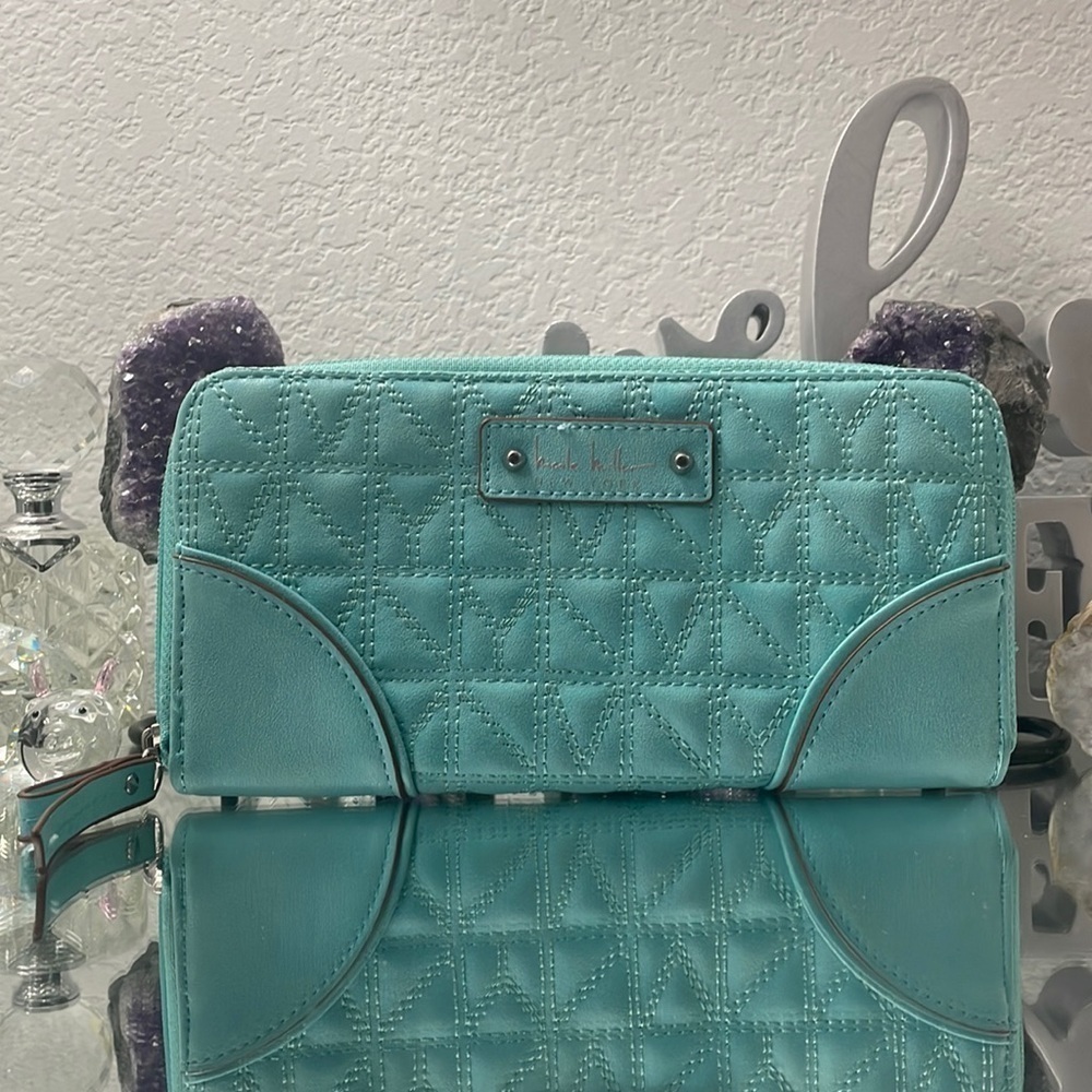 NWOT Nicole Miller Zip Around Long Wallet